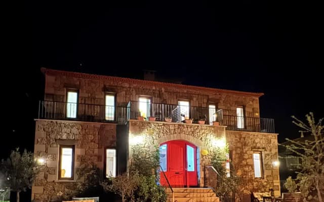 Assos Pırnal Köy Evi