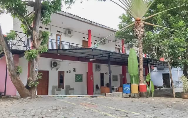 Rumah Panggung Guest House Syariah RedPartner