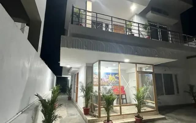 Geetatri Luxury Homestay