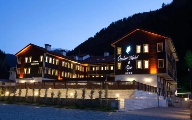 Flora Uzungol Resort Hotel