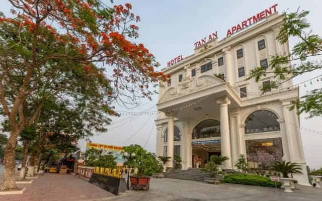 Tan An Palace