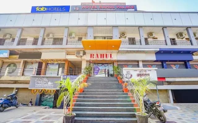 Hotel Rahul Palace by OYO Rooms