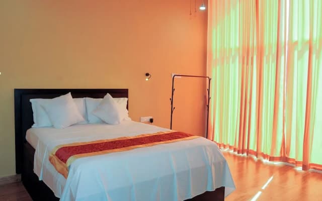 Woody Crest Hotel