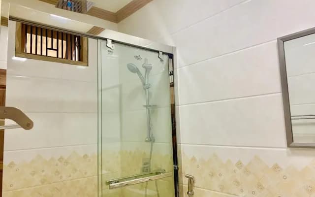 Endhaa, Divers Home