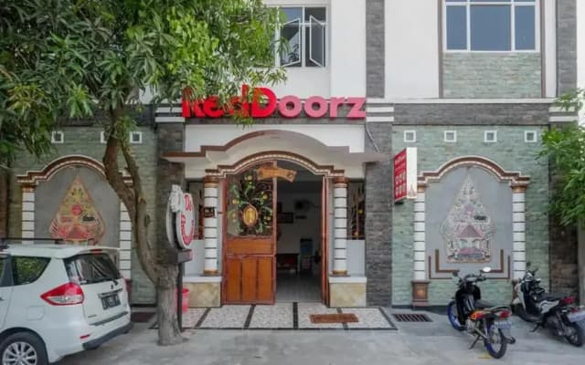 RedDoorz Near Stasiun Purwosari
