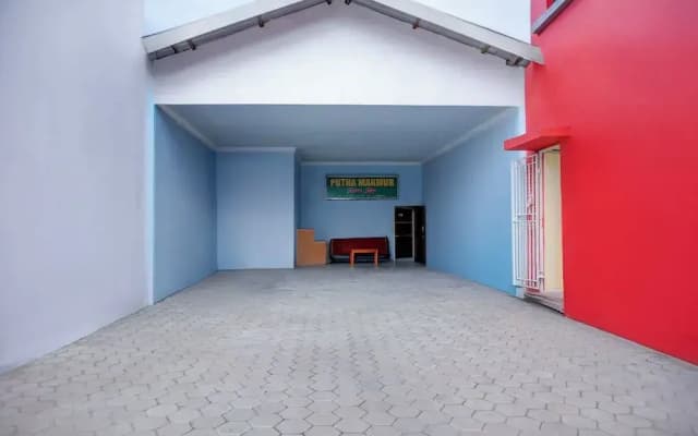 Hotel O Stasiun Tegal Near Alun-Alun  Formerly Lumina Guest House