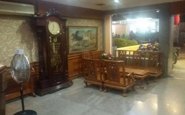Golden Hotel