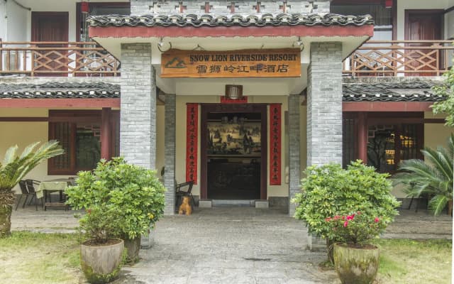 Snow Lion Riverside Resort