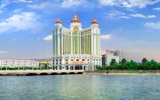 Venice Hotel International