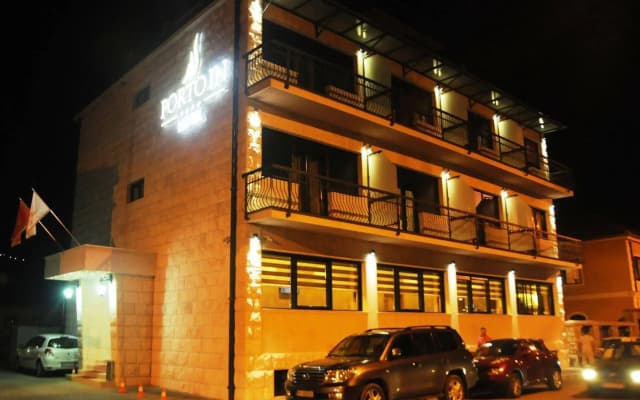 Porto In Hotel