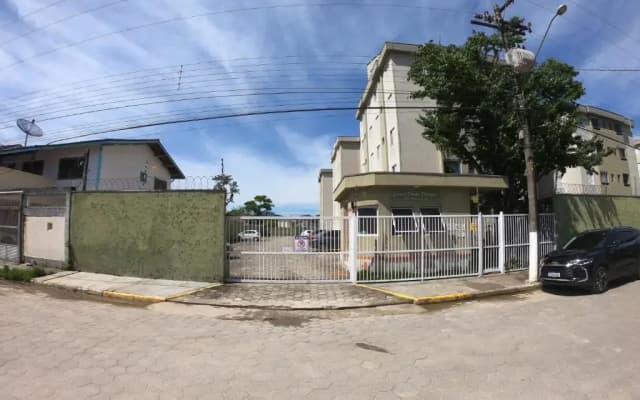 APTO PERTINHO DA PRAIA - Lindo e Equipado! Internet 400mb e 3 Tvs - Completo!