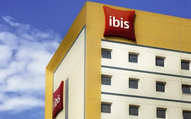 ibis Macae