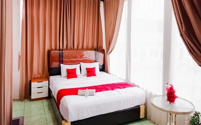 RedDoorz @ Homestay OTW Manna