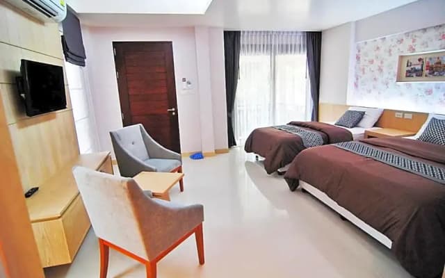 Lanta Sea House (SHA Plus+)