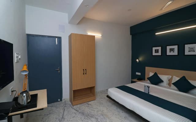 SilverKey Executive Stays 29735 Deshapriya park