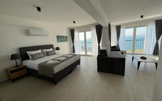Ni Marin Hotel