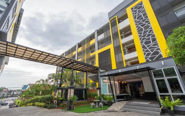 SB Living Place Hotel Phuket Town