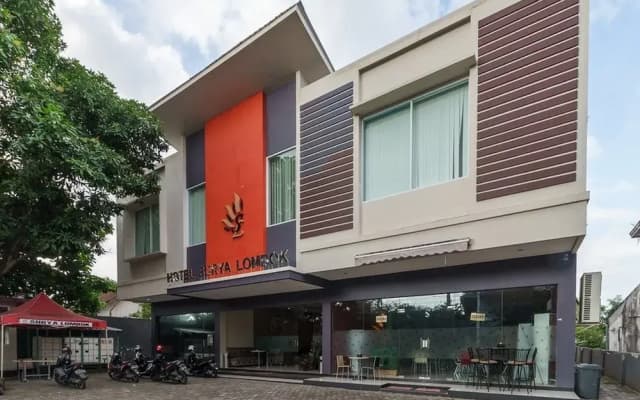 RedDoorz Plus near Sangkareang Park
