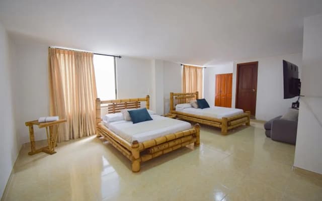 Hotel Toledo Plaza