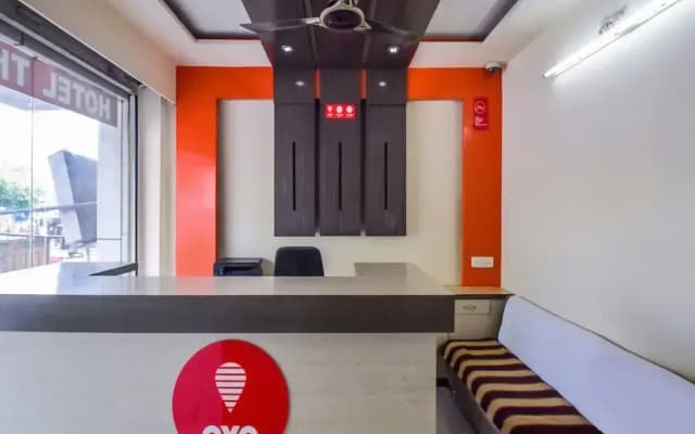 OYO 15650 Tourist Inn
