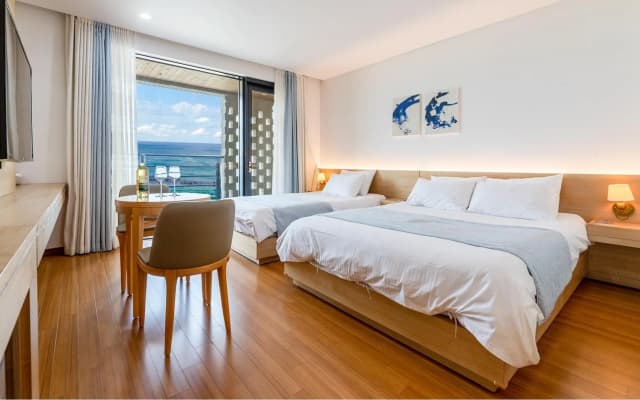 Gangneung Bluestay