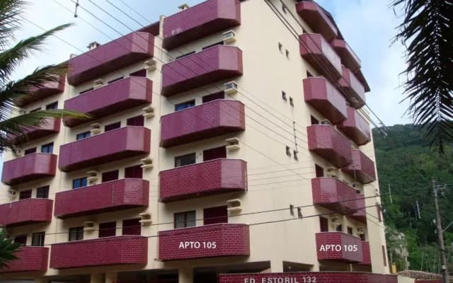 Ed Estoril, Espaçoso apto com ar condicionado - 100 mts da praia