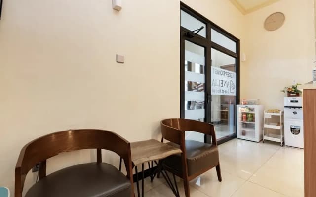 Urbanview Hotel Syariah Anelia 2 Samarinda by RedDoorz