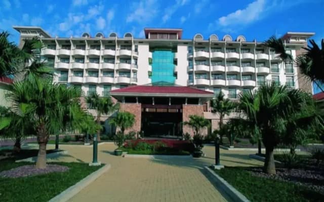 Guilin Merryland Resort Hotel - Guilin