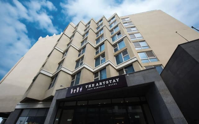 Artstay Hamdeok Beach Hotel