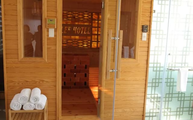 Lee Apartment & Hotel