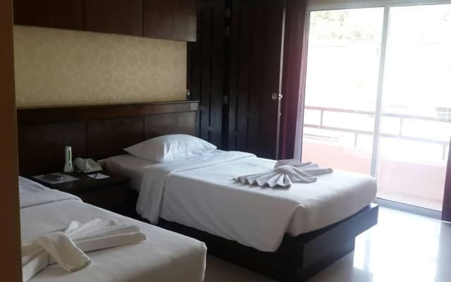 Rayaburi Beach Club
