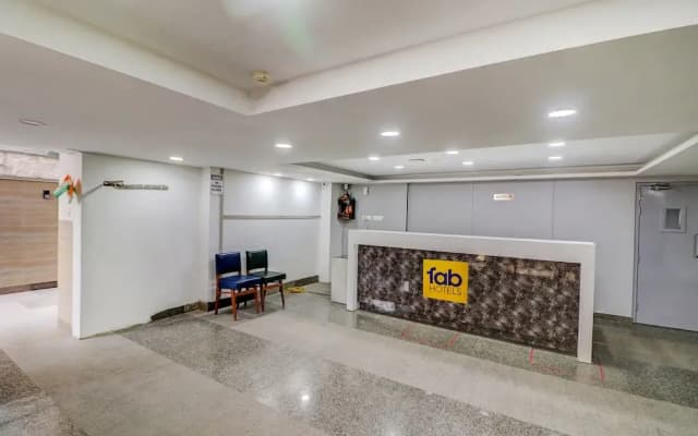 F9 Kirti Nagar by Fabhotel