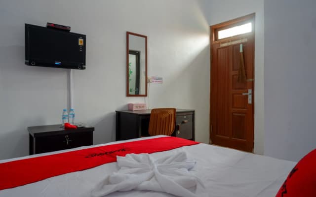 RedDoorz Syariah near Alun Alun Balai Kota Tegal