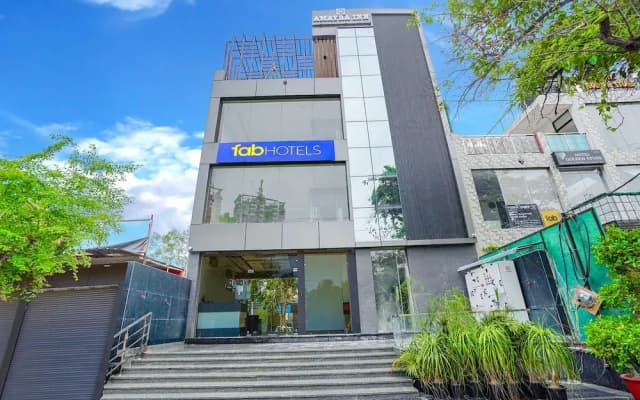 Fabhotel Amayra Inn
