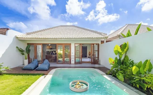Villa Sylvia by Pertama Stay