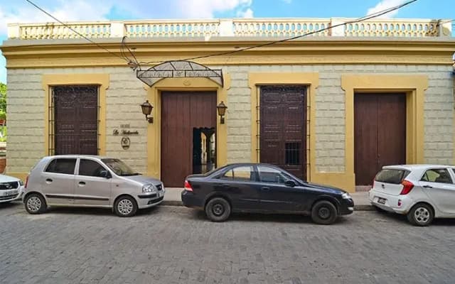 Hotel E La Avellaneda