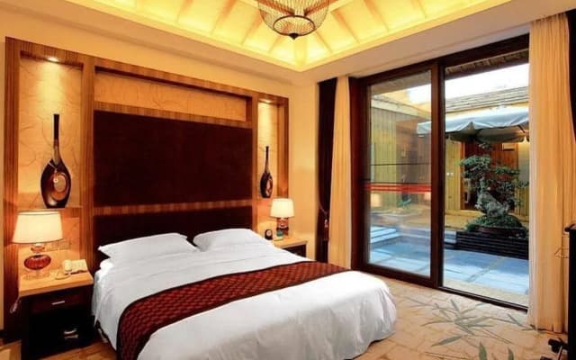 Hui Feng Hotel