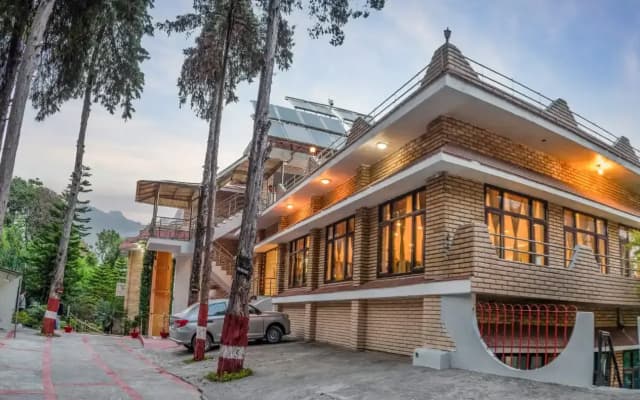 Vaapi Comfort Inn by OYO Rooms