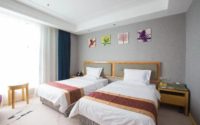 Xiangyang Hechi Shang Pin Hotel