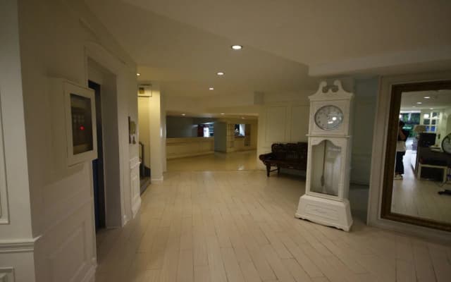 White Day Hotel