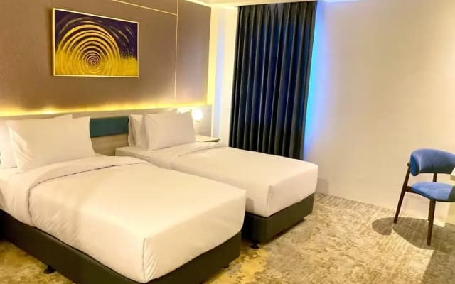 LYNN Hotel Tuban