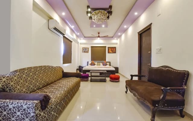 Fabhotel Crystal Inn Ii