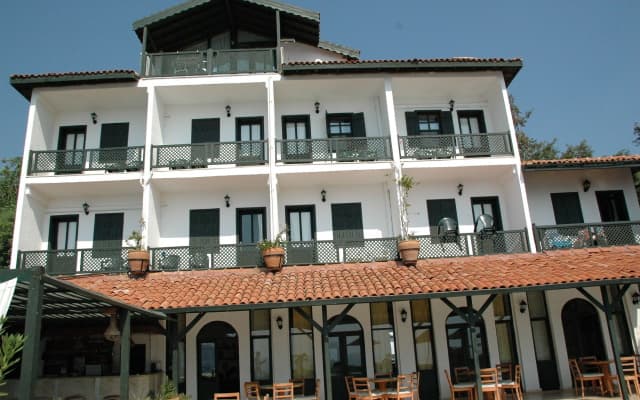 Arpia Hotel