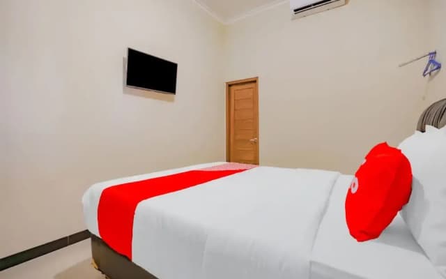 Kenari House Syariah by OYO Rooms