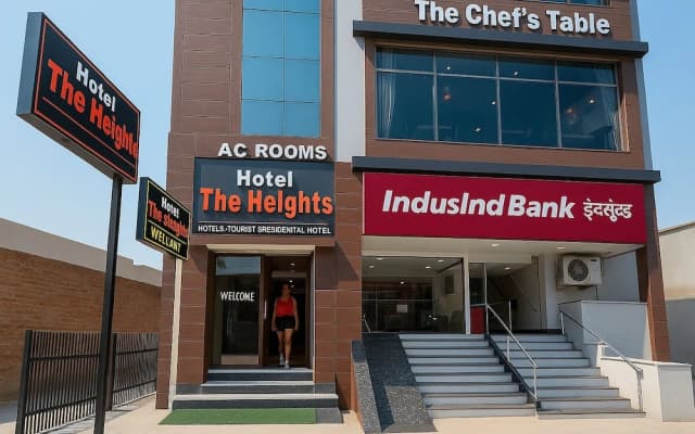 Hotel The Heights
