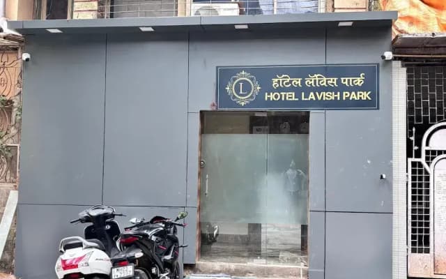 Hotel Lavish Park