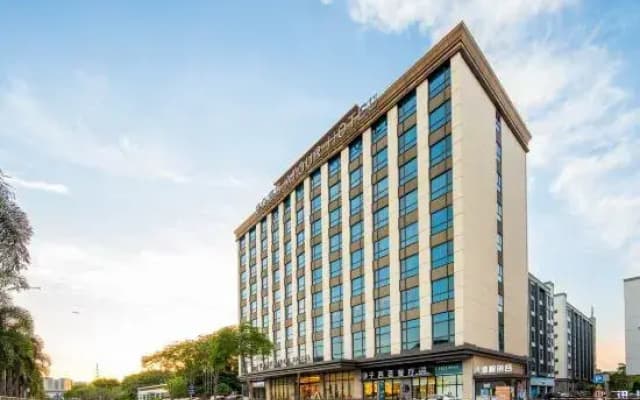 Atour Hotel (Shenzhen International Convention and Exhibition Center, Fengtang Avenue)