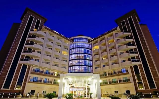 Saturn Palace Resort 