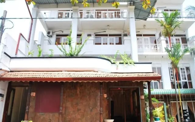Nathaliya Transit hotel CMB