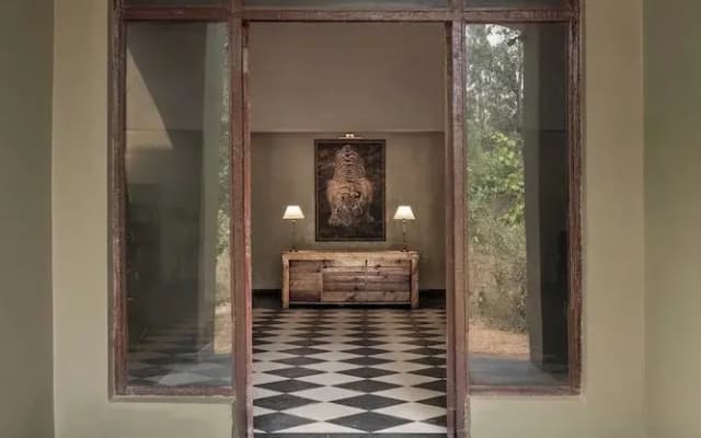 Saccharum Safari Lodge